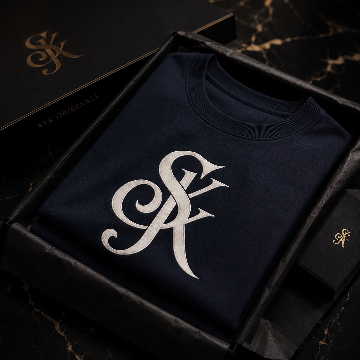 SYK OSLO Tee – Navy/white.